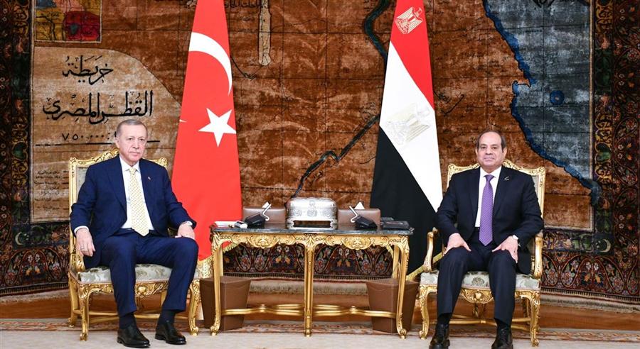 الرئيس السيسي ونظيره التركي يبحثان فرص الاستثمار والتبادل التجاري